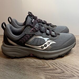 Saucony Women's Excursion Trail17 Athletic Shoes